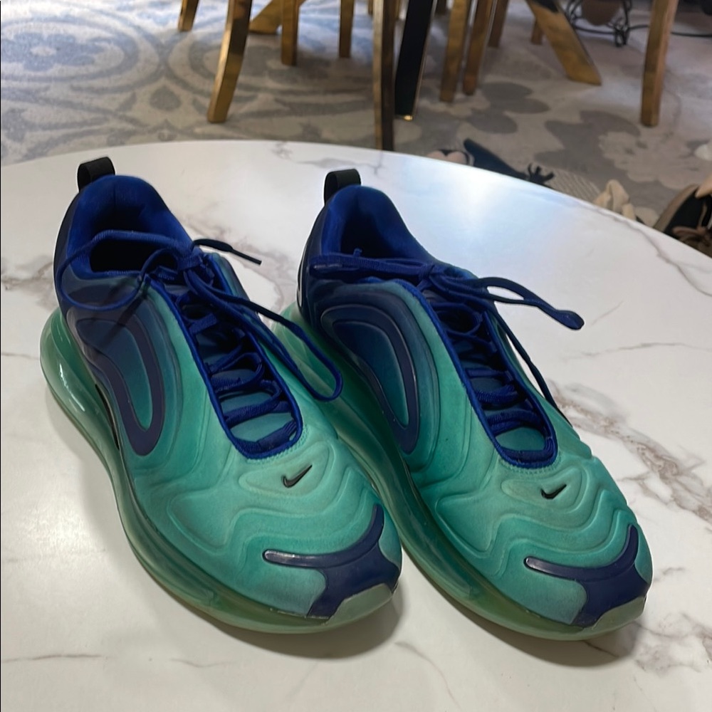 Nike Air Max 720 in Teal and Navy